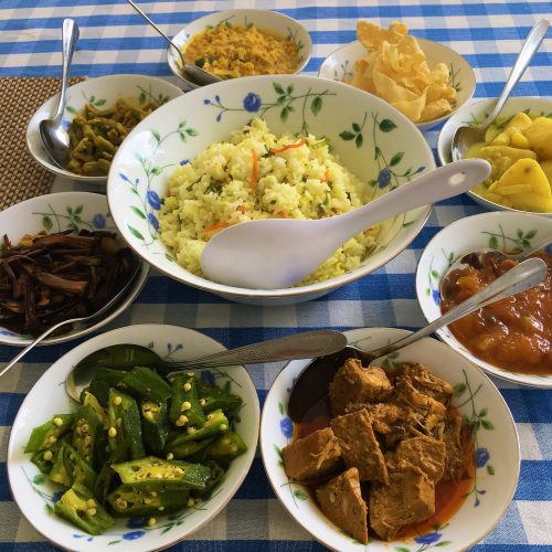 Rice and curry: comida vegetariana tradicional no Sri Lanka